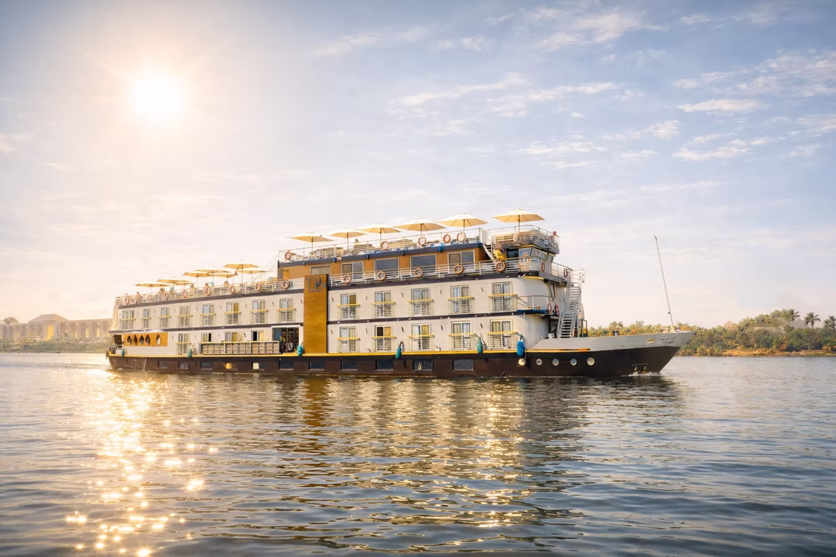 MS Tia exterior on the Nile